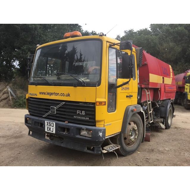 2000 [X] Volvo FL6 Johnston 600 Series Used Road Sweeper
